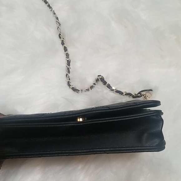 Bebe Crossbody Black Purse With Gold Chain Strap - Picture 4 of 4
